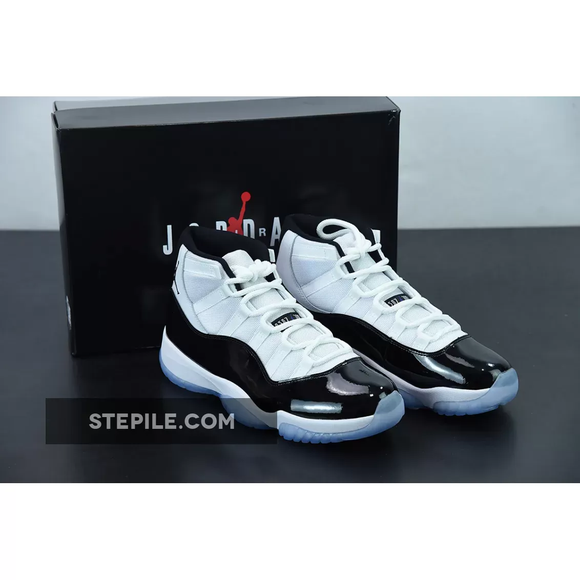 Air Jordan 11 Retro "Concord" White/Black-Concord