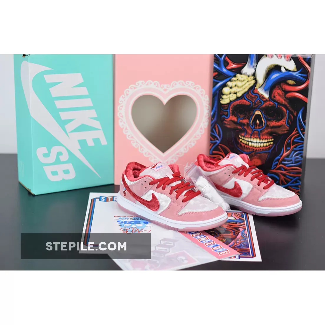 StrangeLove x Nike SB Dunk Low 'Valentine's Day' strange love nike sb