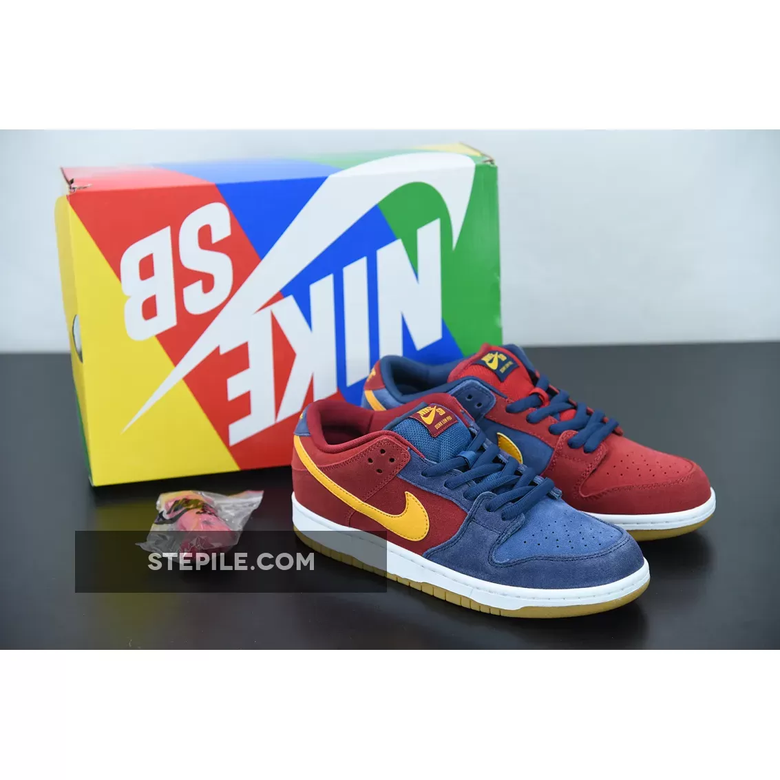 Nike SB Dunk Low 'Barcelona' aka 'Catalonia' - barcelona dunk low