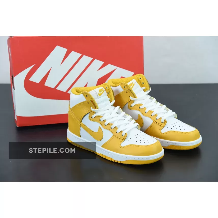 Chaussure Nike Dunk High White/Dark Sulfur-White pas cher / nike dunk high dark sulfur